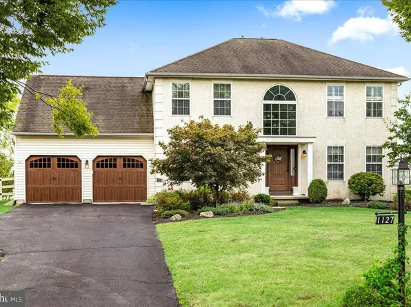 1127 Longwood Dr, Quakertown, PA 18951