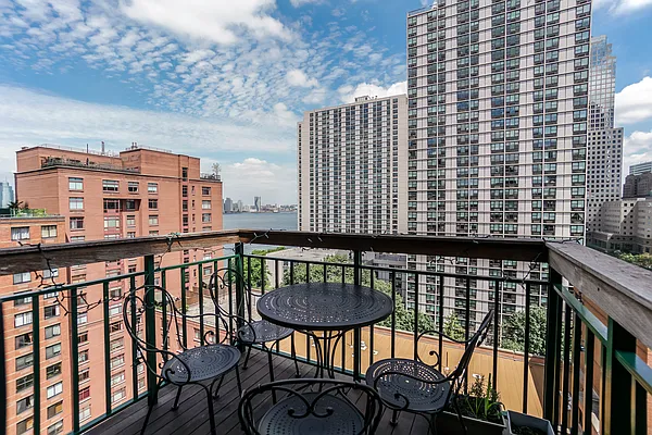 Rented by Bond New York | media 15