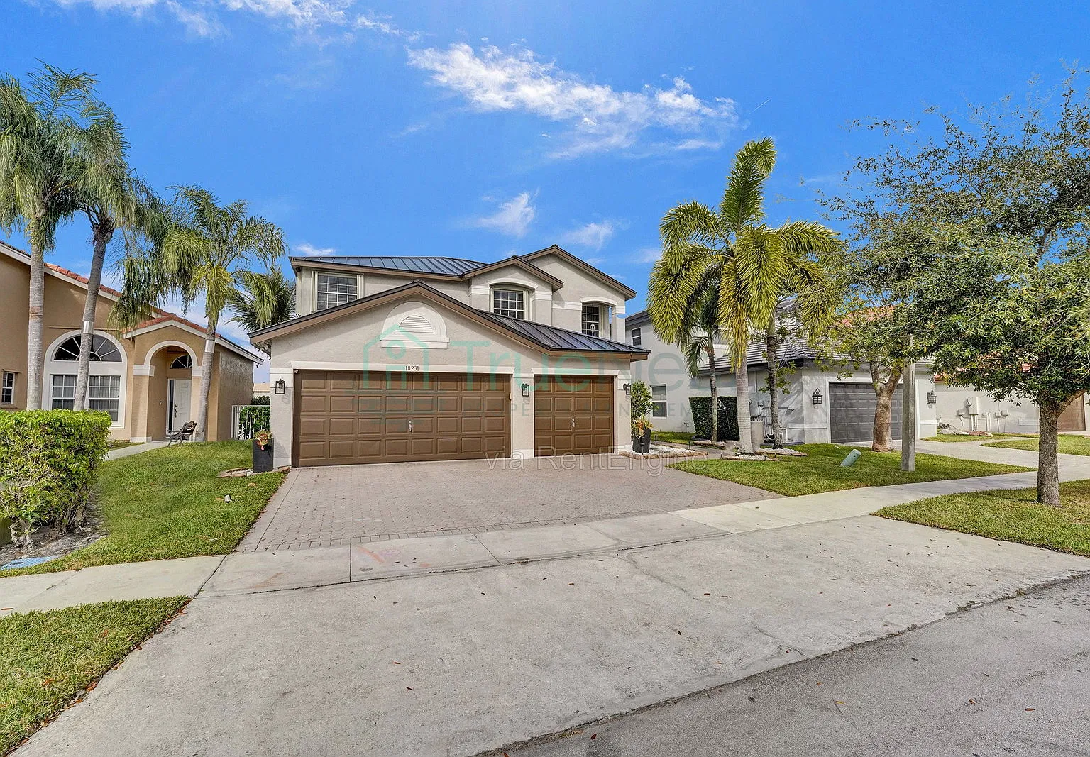 5 bed, 3.0 bath, 3040 sqft, $5,600 — Photo 2