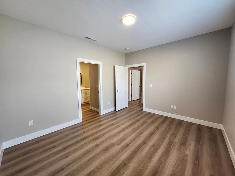5305 W Jay St — Photo 10