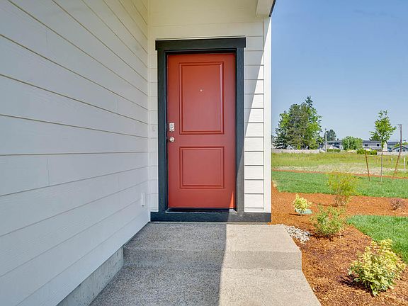 3rd image of 61633 SE Lorenzo Dr #323