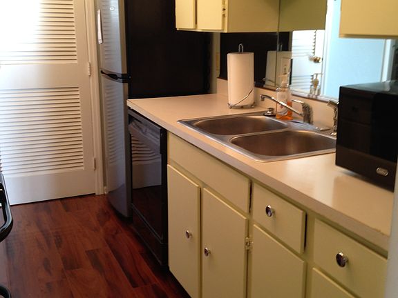 5th image of 2437 Abbington Dr SE