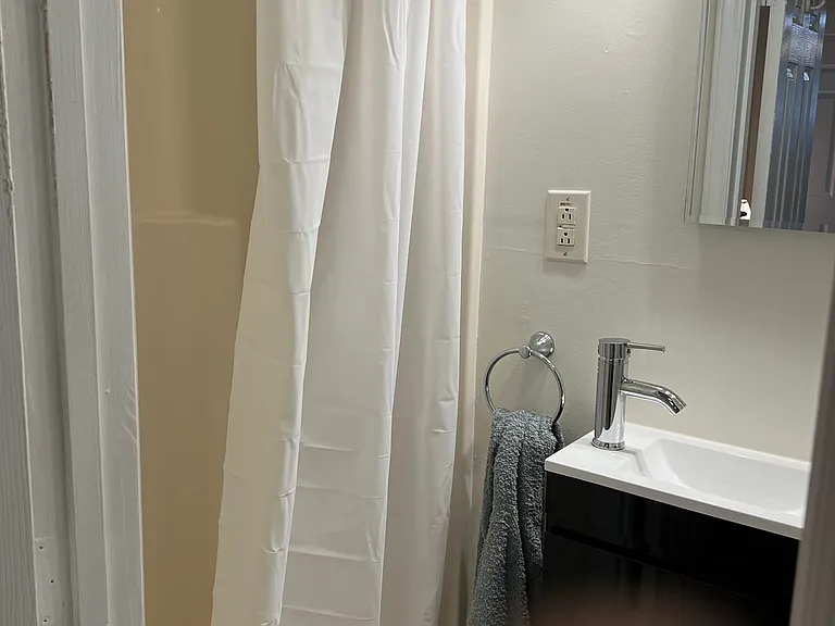 1437A Trinity Rd — Photo 12