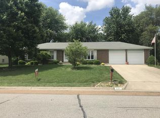 623 N Lake Dr, Marshall, MO 65340