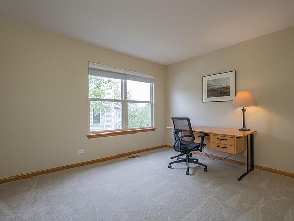 4th image of 372 S Jewel Ct