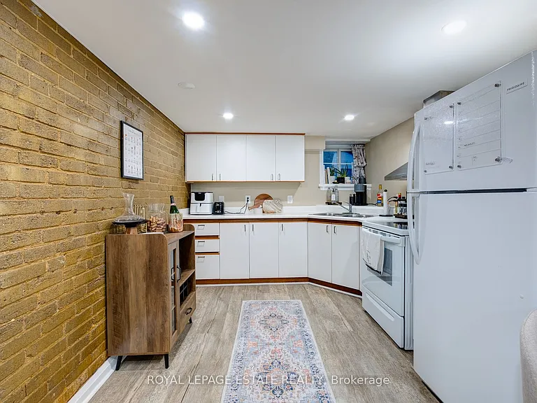 34 Lockwood Rd #BASEMENT — Photo 9