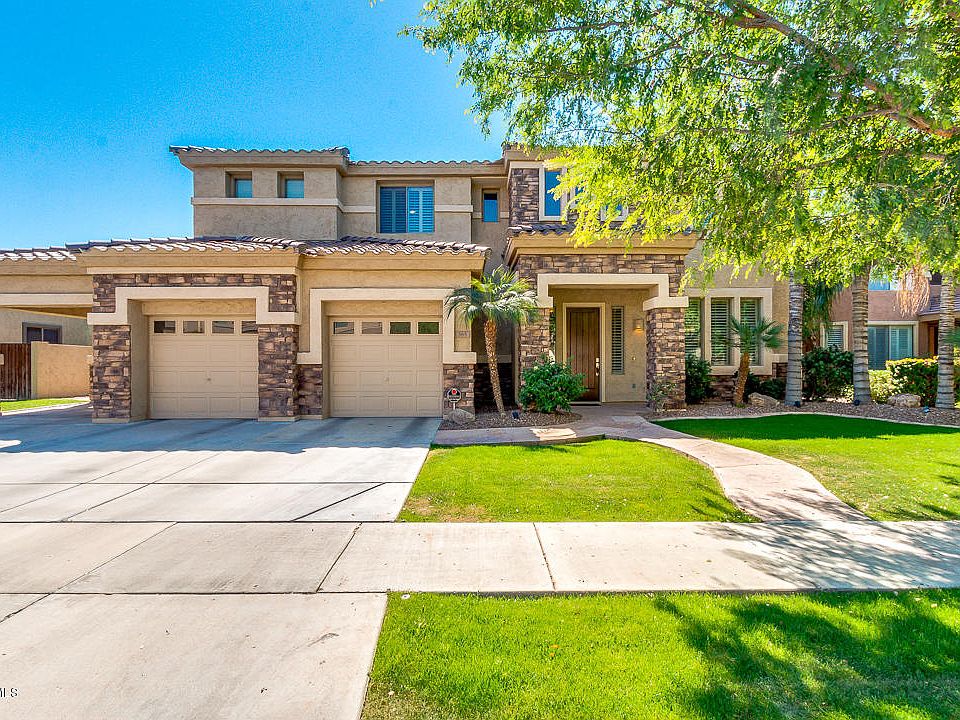 1st image of 365 W Bluebird Dr