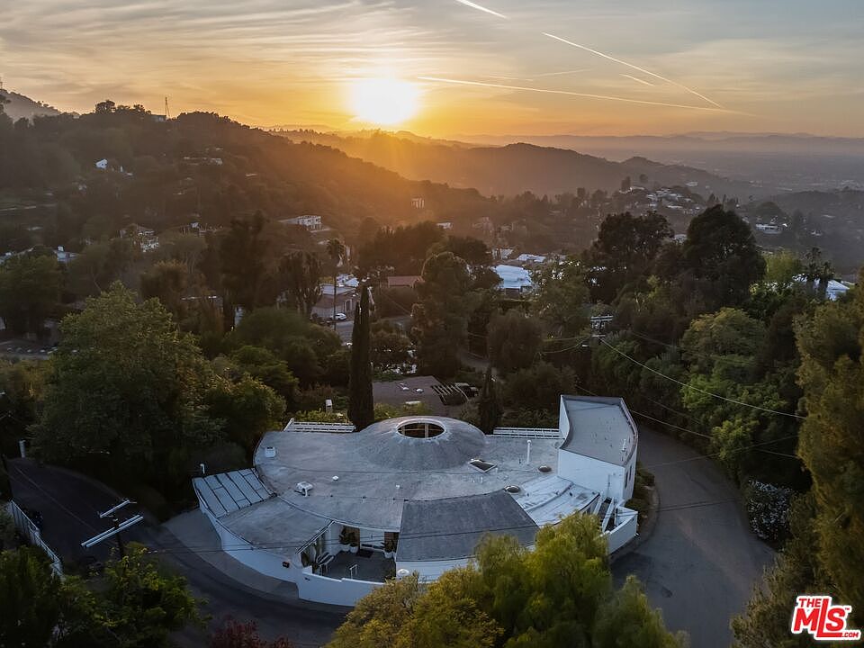 1st image of 2941 Briar Knoll Dr