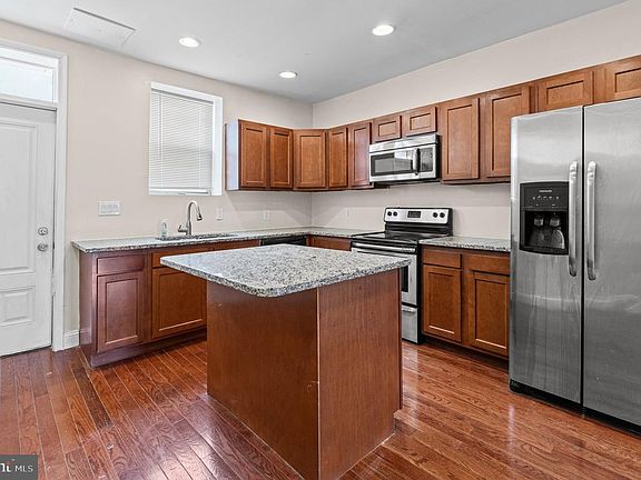 5th image of 2127 W Mulberry St