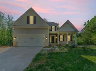 1728 Valley Brook Ct, Clemmons, NC 27012