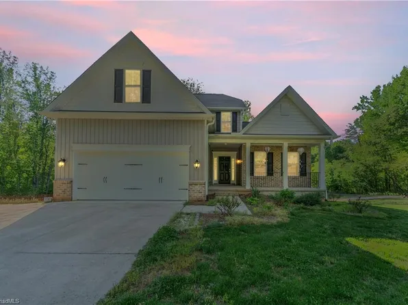 1728 Valley Brook Ct, Clemmons, NC 27012