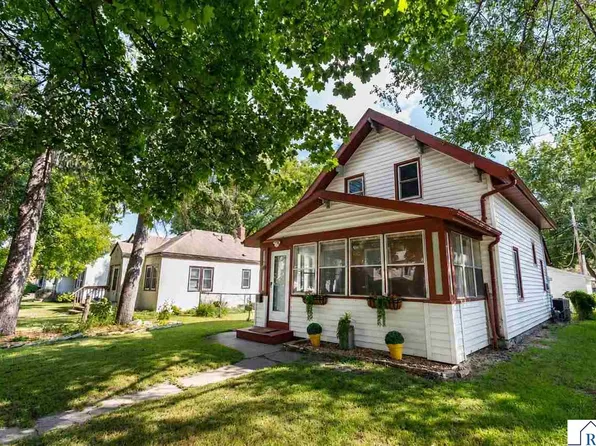 521 Park Ln, Mankato, MN 56001