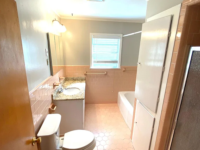202 Newcastle Dr — Photo 9