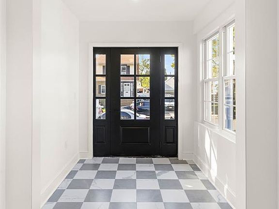 2nd image of 526 Dewey Avenue