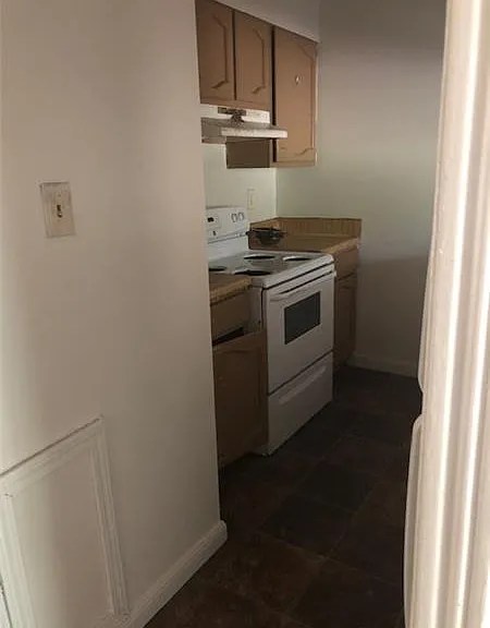 114 N Marigny Cir #D — Photo 7