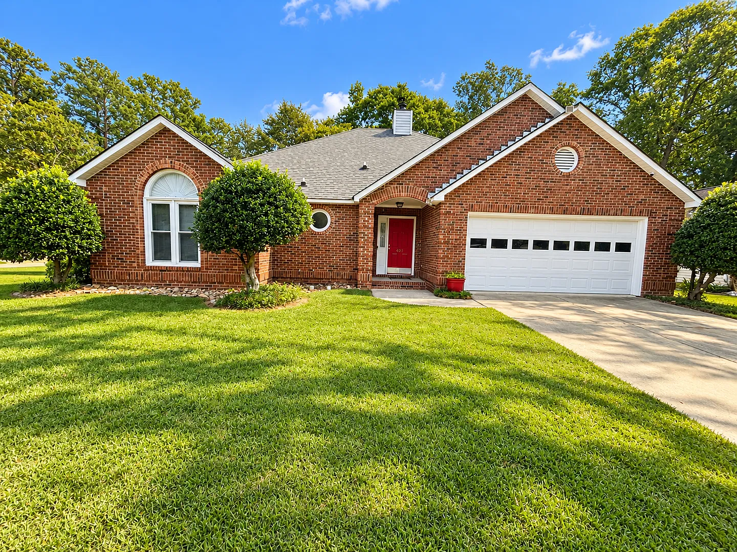 Your own backyard oasis awaits! Enjoy spacious living, a private pool, and worry-free pool upkeep... — Photo 2