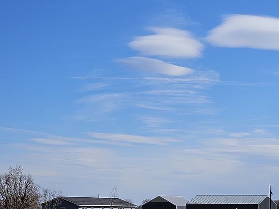 2nd image of 25 Dr Russell Rd #212