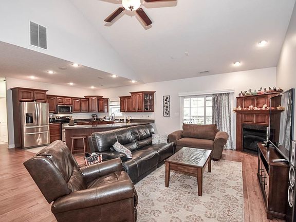 4th image of 7367 W Higgins Ct