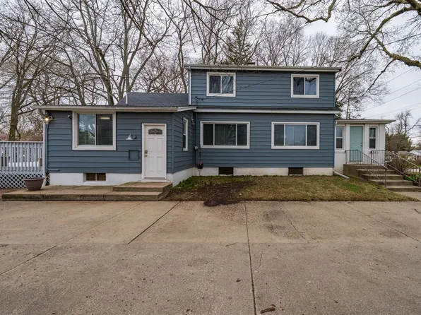 1835 E Lincoln St, Bloomington, IL 61701