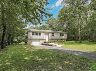 280 Woodcock Rd, Bushkill, PA 18324