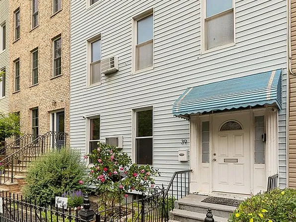 39 Broome St, Brooklyn, NY 11222