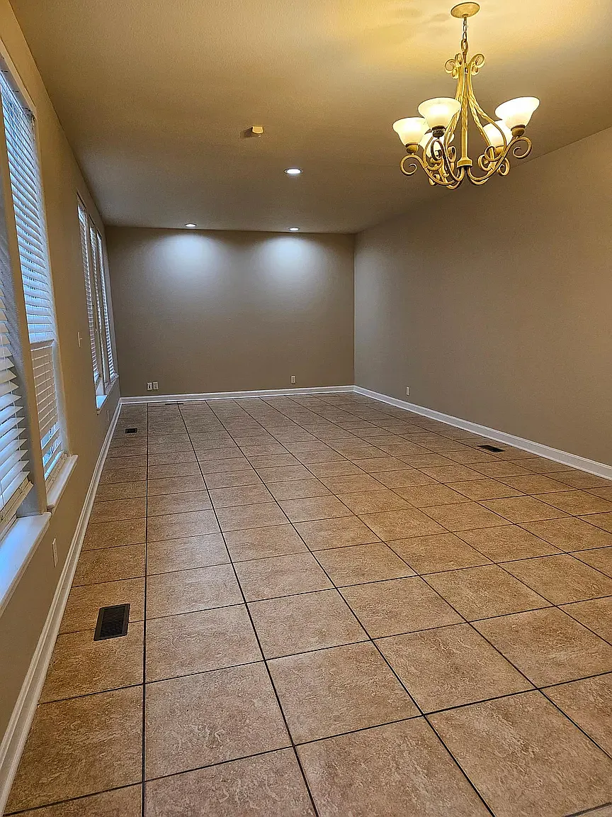 3 bed, 3.5 bath, 1928 sqft, $1,625 — Photo 4