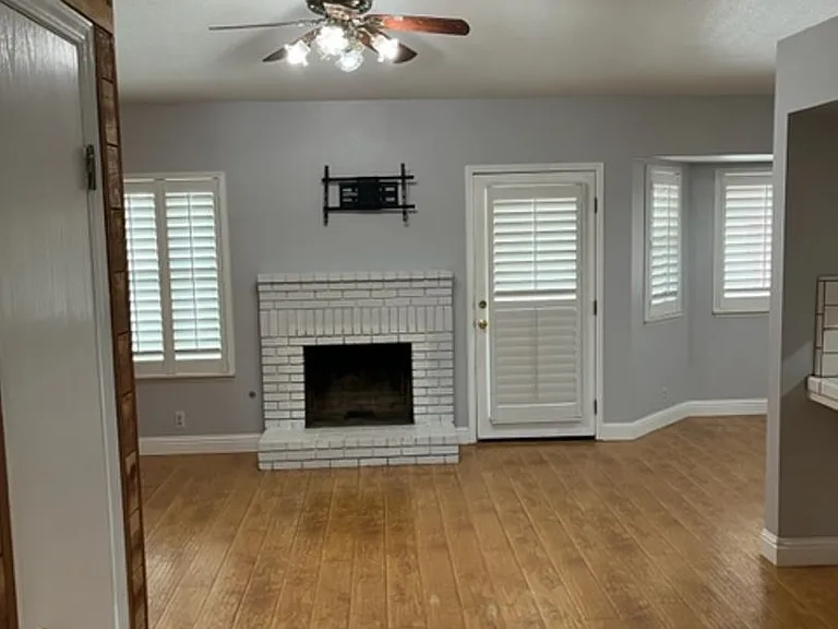 2289 Fernwood Dr — Photo 2