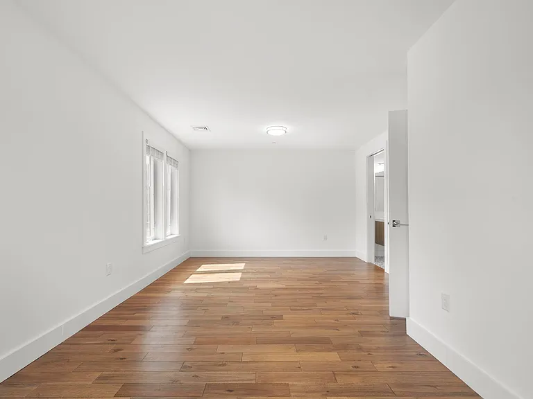 245 E Main St #2 — Photo 28