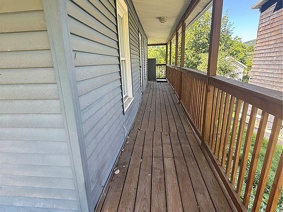 5th image of 277 Sunset Dr