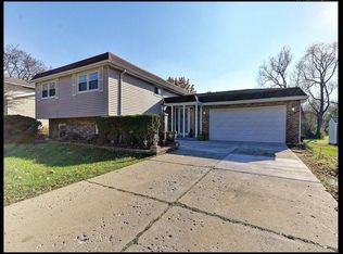 2007 Oxnard Dr, Downers Grove, IL 60516