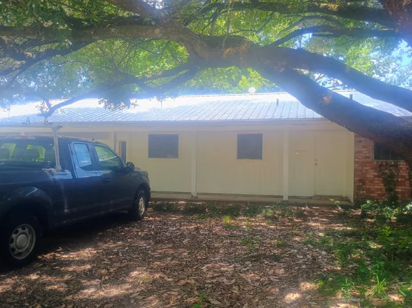 2012 East Ct, Alexandria, LA 71301