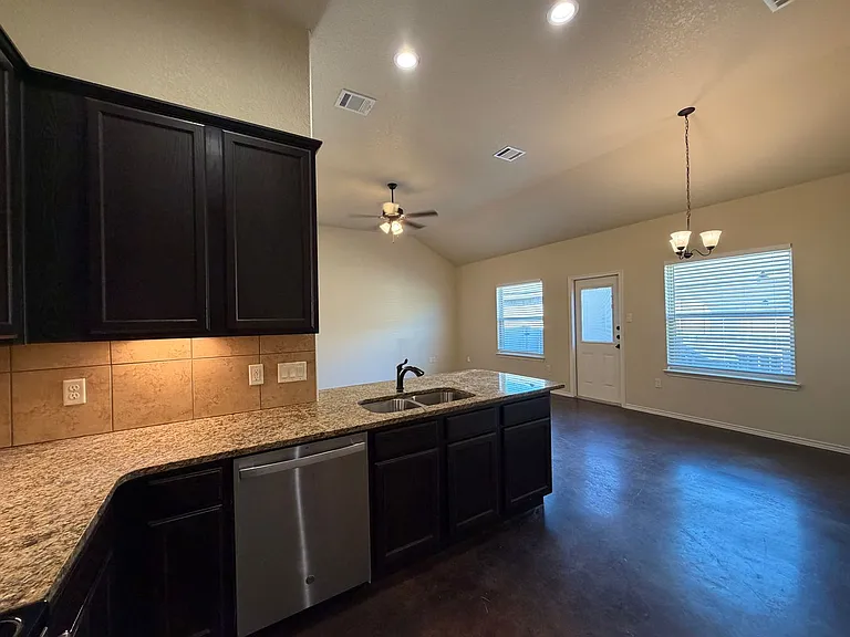 204 Kaspar Way — Photo 7