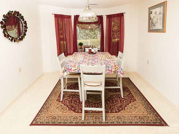 5th image of 232 Dartcrest Dr