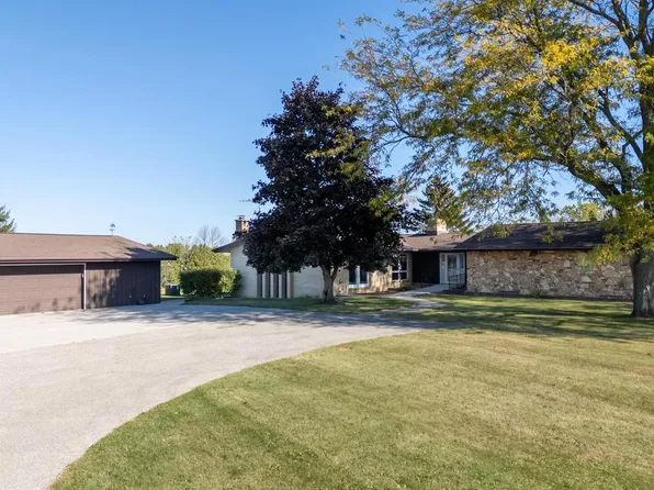 10 Tower DRIVE, Mayville, WI 53050