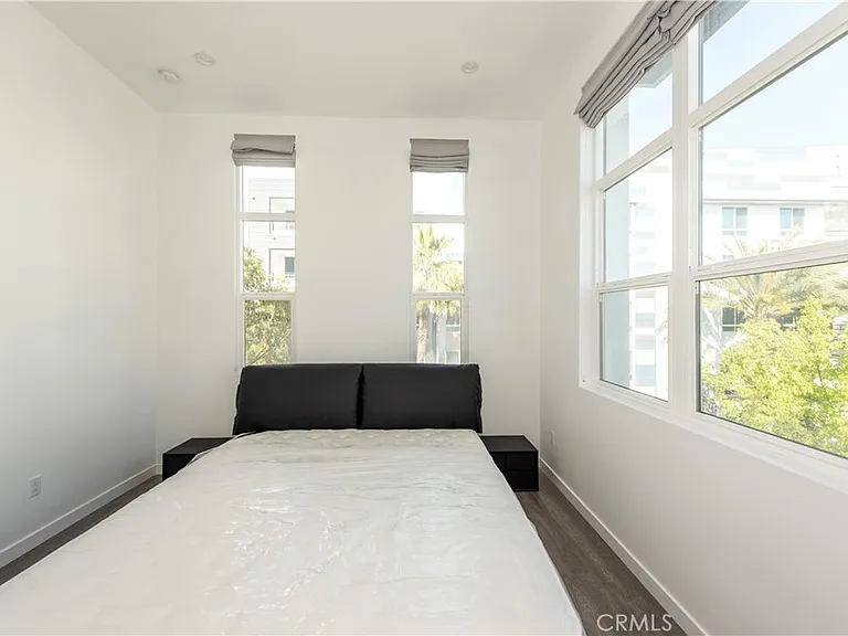 2208 Synergy — Photo 11