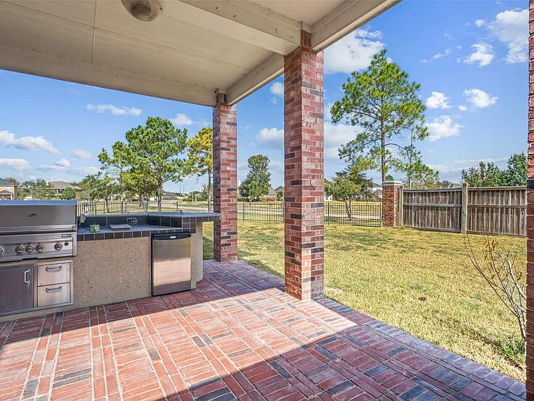 23010 Prairie Lake Ct — Photo 17