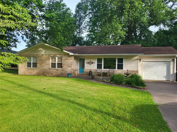 2323 W Cape Rock Dr, Cape Girardeau, MO 63701