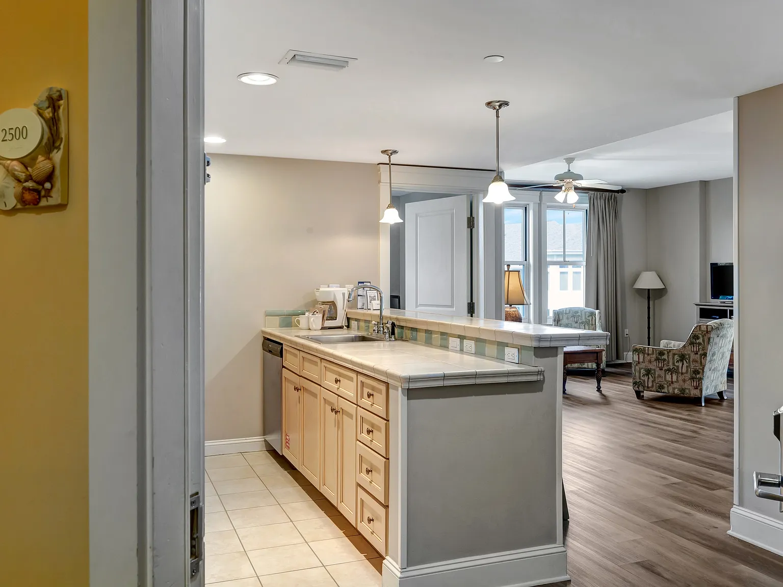 2 bed, 1111 sqft, $2,950 — Photo 3