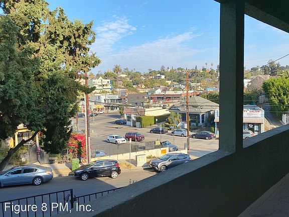 4th image of 1138 Laguna Ave