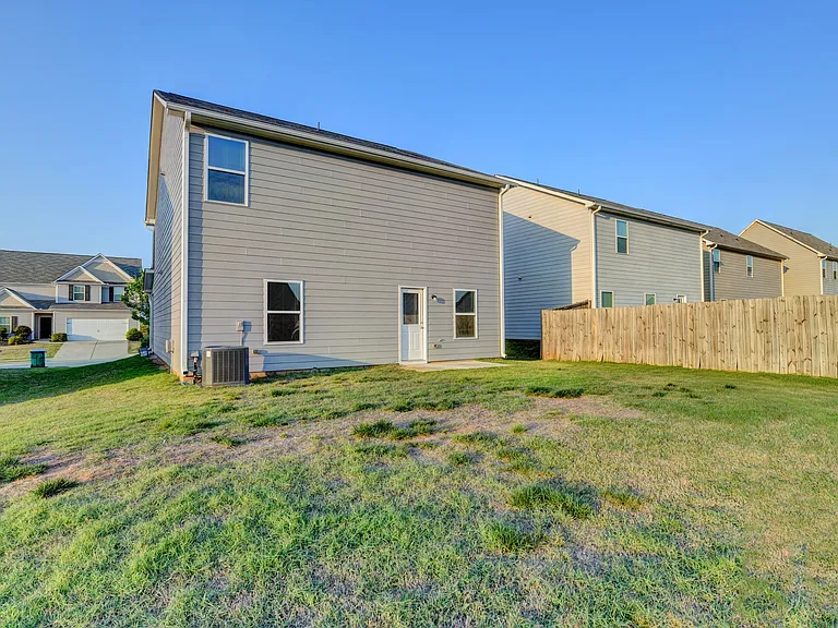 811 Independence Ave — Photo 45