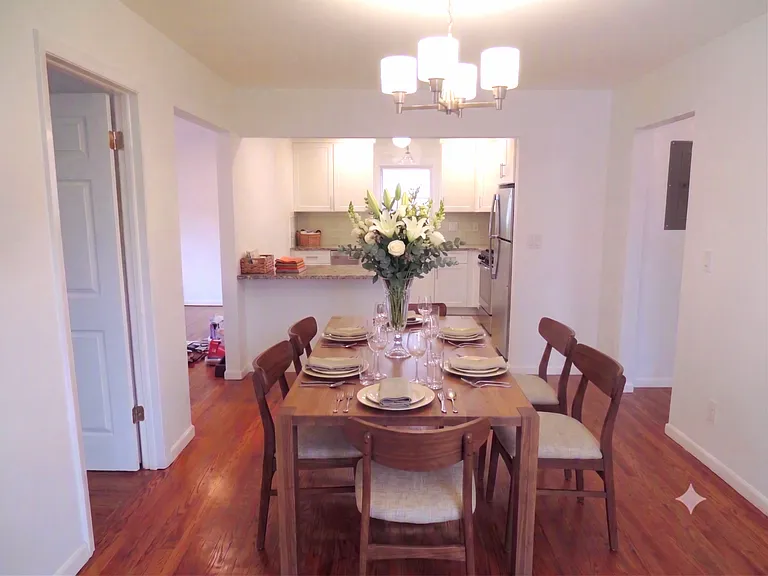 Dining room virtually staged