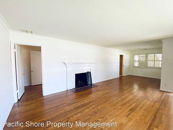 3rd image of 4915 Morse Ave