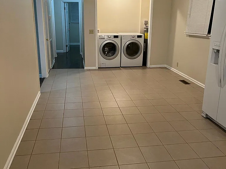 636 Baldwin Ct — Photo 3