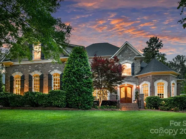 2338 Garden View Ln, Matthews, NC 28104