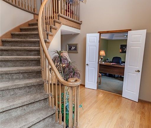 3rd image of 15731 Parkwood Ln