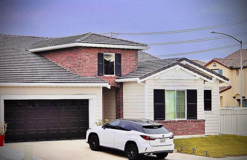 1st image of 701 Crepe Myrtle Ct