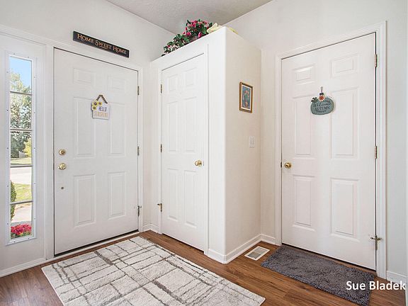 4th image of 3298 Creek Ct