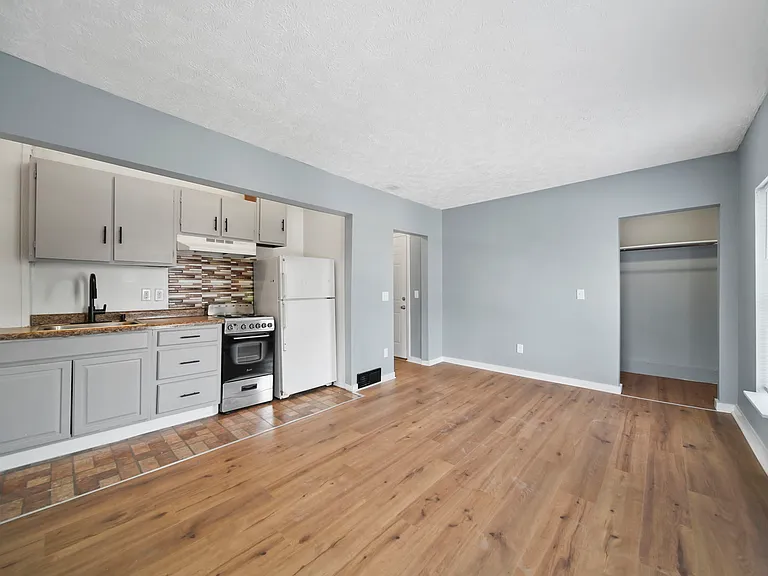 818 Eureka St #818.5 — Photo 1