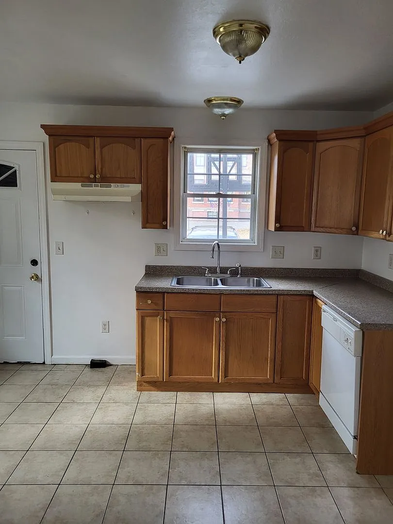 52-54 Reed St — Photo 4