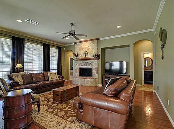 2nd image of 1201 Burnett Dr